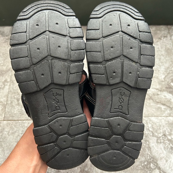 b.o.c. Women's Black Leather Comfort Slide Sandals Criss Cross Strap 8 - Picture 8 of 8